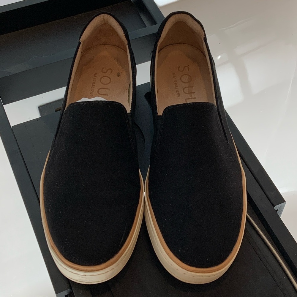 Naturalizer Black and Tan Comfort Sneakers Sz 8